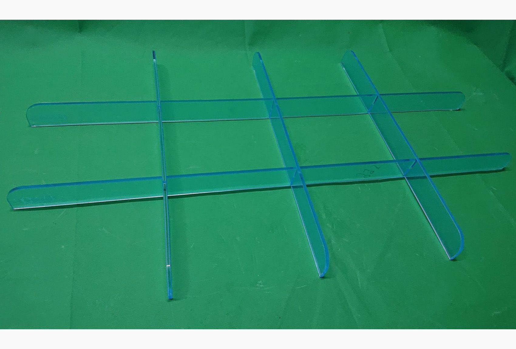 Acrylglastrenner mit 4x3 Fächern