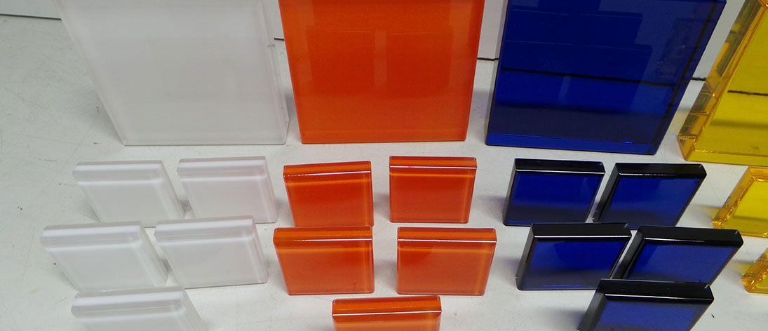 Kunststoffteile in verschiedenen Farben